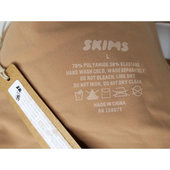 Skims Wireless Adjustable Naked Scoop Bralette NWT Women's Large - Picture 4 of 5